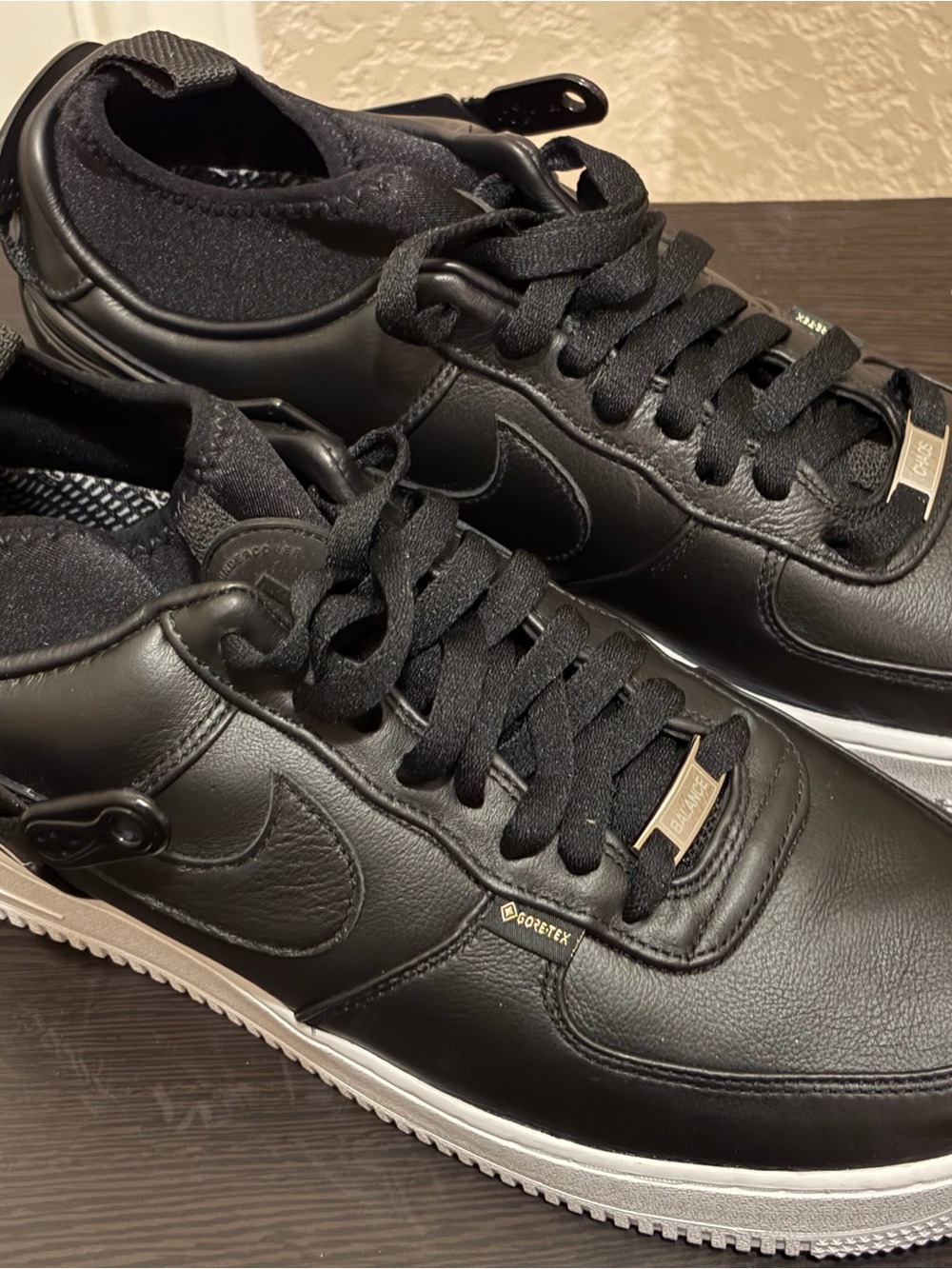 Nike Men’s Black Leather Athletic Sneakers with Gore-Tex